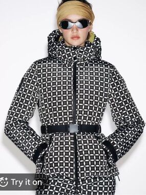 🔥🔥Zara  Patterned Puffer Jacket